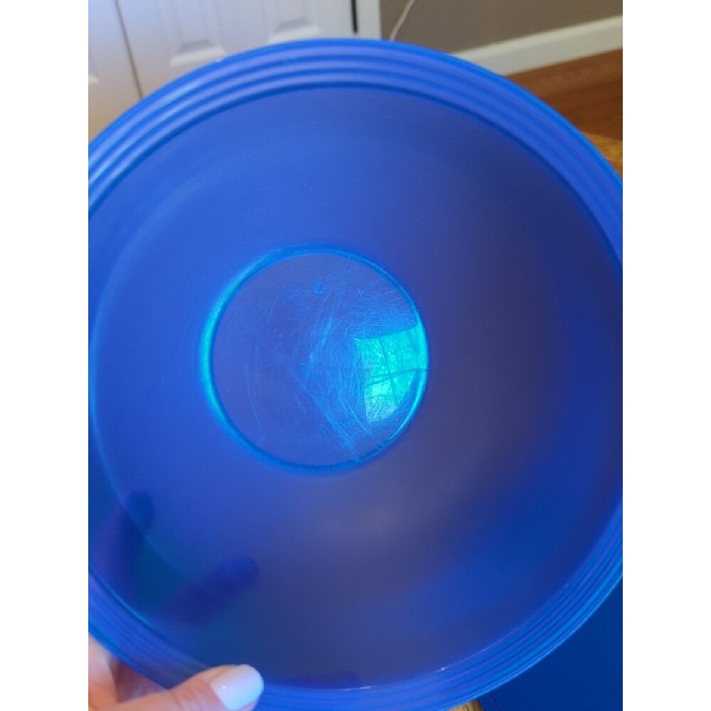 Tupperware Set of Two Plastic Storage Bowls in Teal and Blue 2.5L - Picture 5 of 8